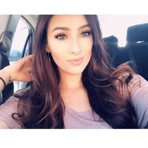 Meet your Posher, Camille